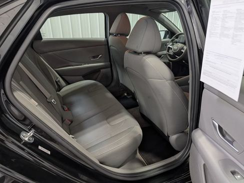 Used 2024 Hyundai Elantra Blue FWD image 23