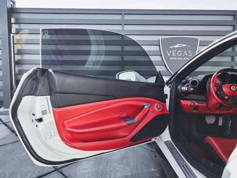 Used 2021 Ferrari F8 Tributo image 25