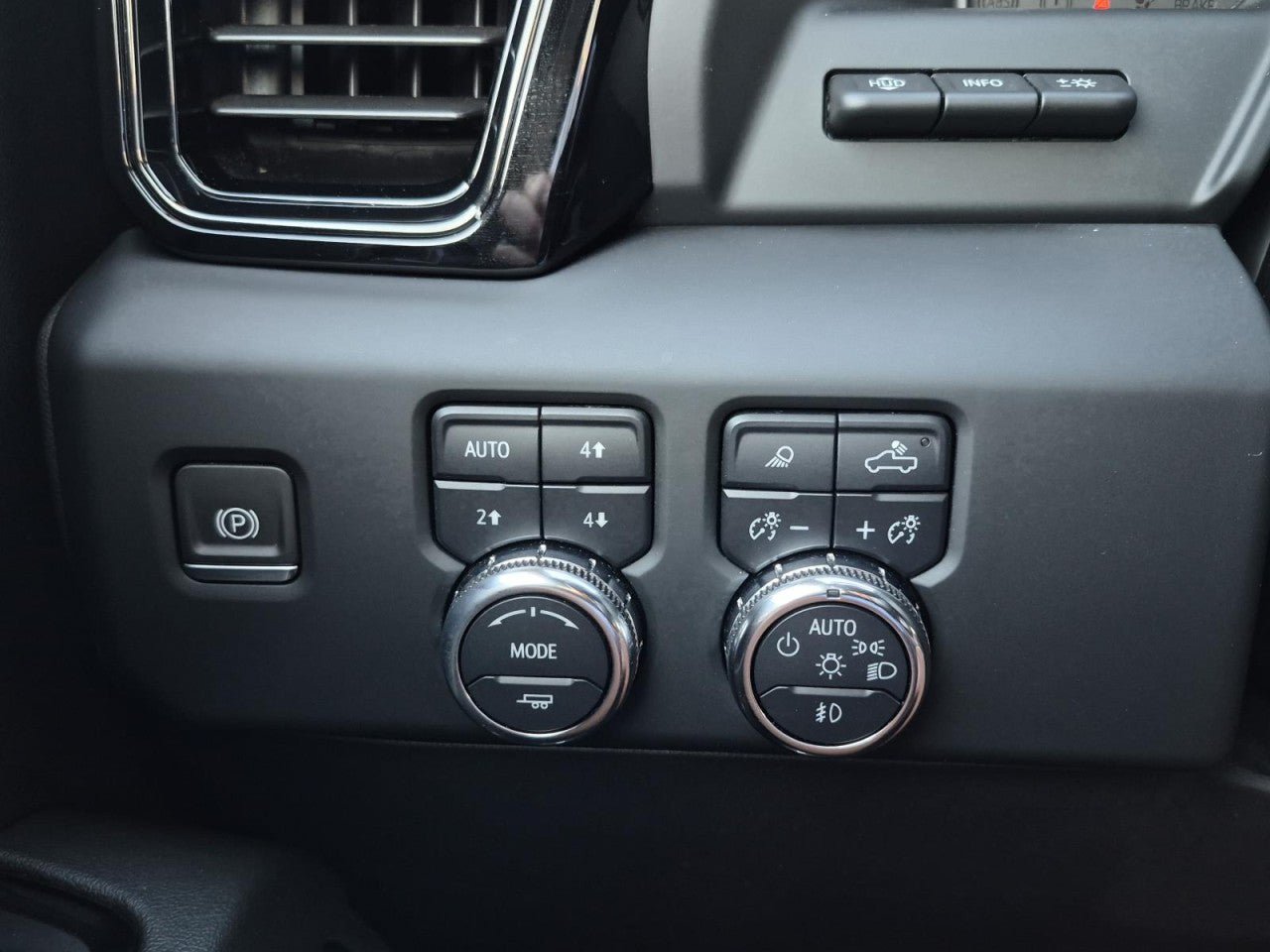 Certified 2024 GMC Sierra 2500 AT4 w/ AT4 Premium Plus Package AWD/4WD image 21