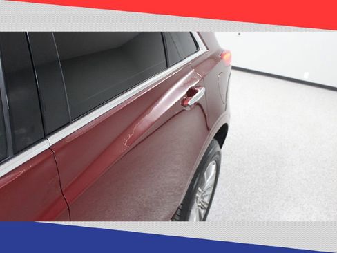 Used 2017 Cadillac XT5 Luxury w/ Driver Awareness Package image 38