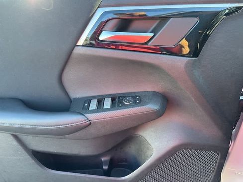 Used 2022 Mitsubishi Outlander ES image 9