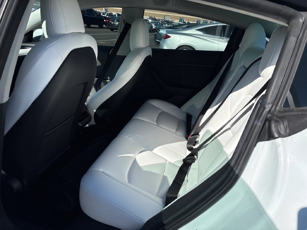 Used 2022 Tesla Model 3 RWD image 8