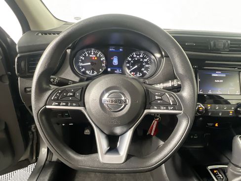 Used 2021 Nissan Rogue Sport S image 17