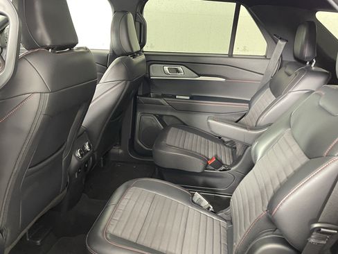 Used 2026 Ford Explorer ST-Line w/ ST-Line Street Pack AWD/4WD image 13