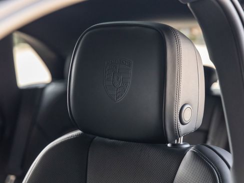 Certified 2026 Porsche Macan AWD/4WD image 28