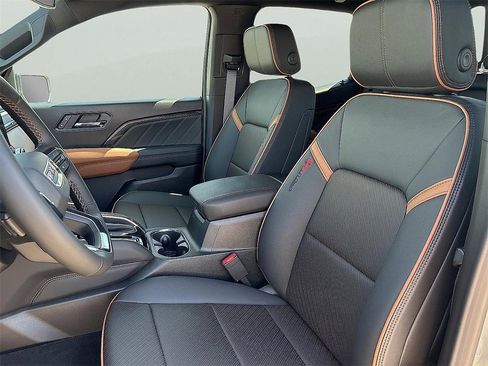 Used 2026 GMC Canyon AT4 w/ AT4 Premium Package image 13