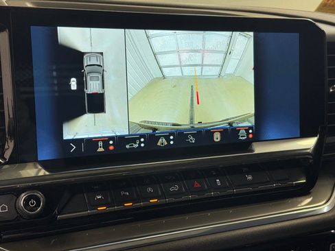 Used 2024 Chevrolet Silverado 1500 High Country w/ High Country Premium Package image 39