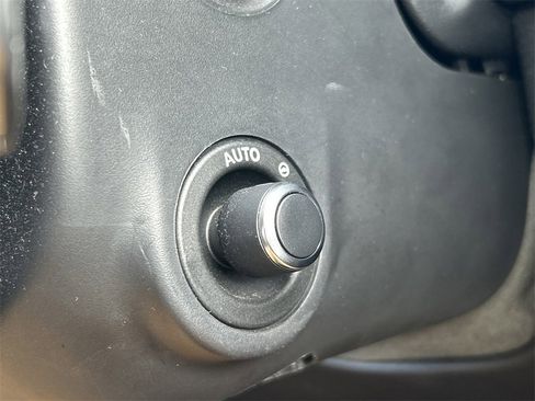 Used 2024 Jaguar F-PACE R-Dynamic S image 35