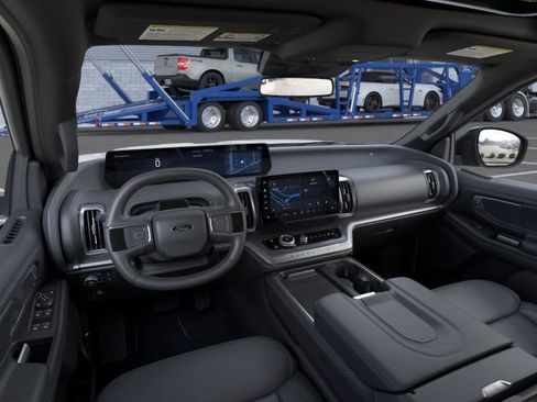 New 2026 Ford Expedition Platinum image 9