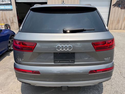 Used 2017 Audi Q7 3.0T Premium Plus w/ Premium Plus Package AWD/4WD image 5
