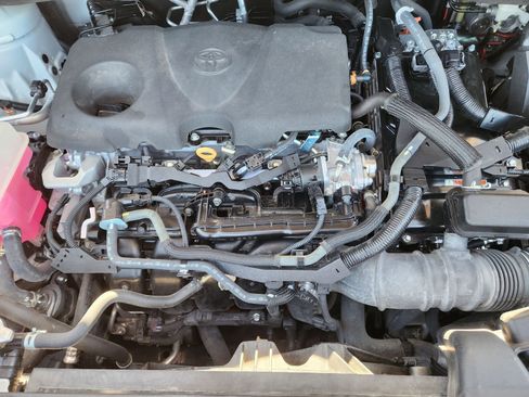 Used 2023 Toyota Sienna XLE image 37