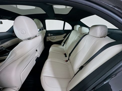 Used 2021 Mercedes-Benz E 350 Sedan image 27