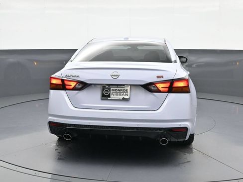 Certified 2025 Nissan Altima 2.5 SR FWD image 8