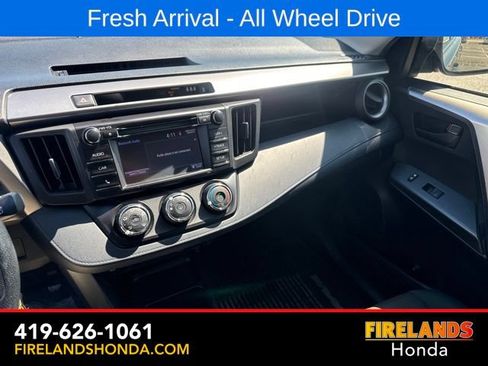 Used 2018 Toyota RAV4 LE w/ All Weather Liner Package AWD/4WD image 22