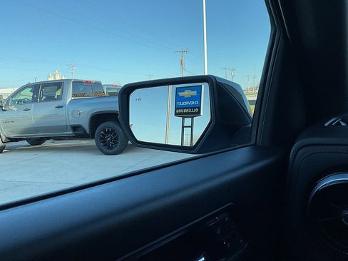 Used 2023 Chevrolet Colorado Z71 w/ Z71 Convenience Package 2 image 31