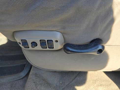 Used 2003 Dodge Ram 2500 Truck SLT image 25