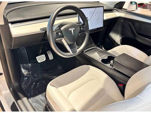 Used 2022 Tesla Model Y Performance image 20