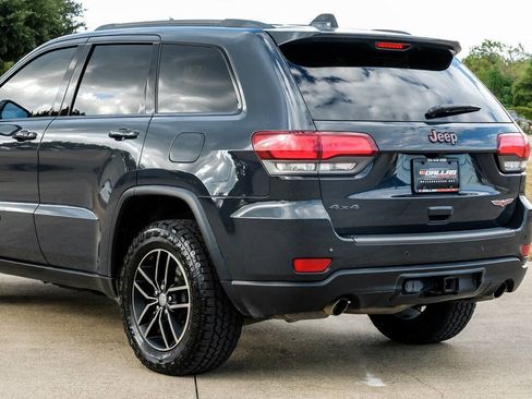 Used 2017 Jeep Grand Cherokee Trailhawk w/ Trailhawk Luxury Group AWD/4WD image 15