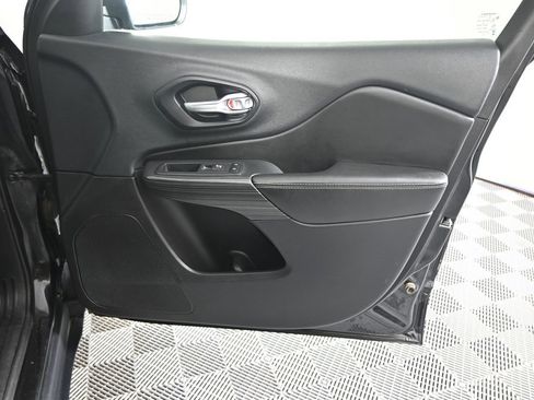 Used 2015 Jeep Cherokee Limited AWD/4WD image 12