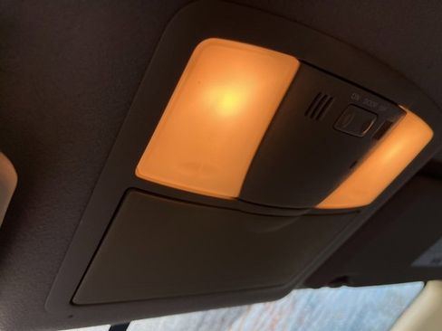 Used 2014 Nissan Rogue S image 23