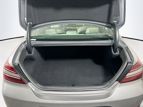 Used 2025 Genesis G70 2.5T image 30