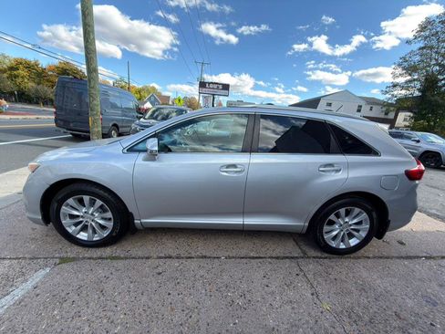 Used 2014 Toyota Venza LE image 4