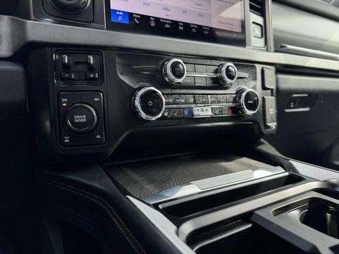 Used 2024 Ford F250 Platinum w/ FX4 Off-Road Package AWD/4WD image 35
