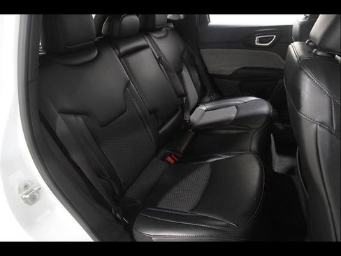 Used 2023 Jeep Compass Latitude w/ Convenience Group AWD/4WD image 18