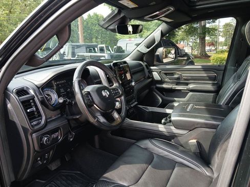Used 2020 RAM 1500 Limited w/ Black Appearance Package AWD/4WD image 19