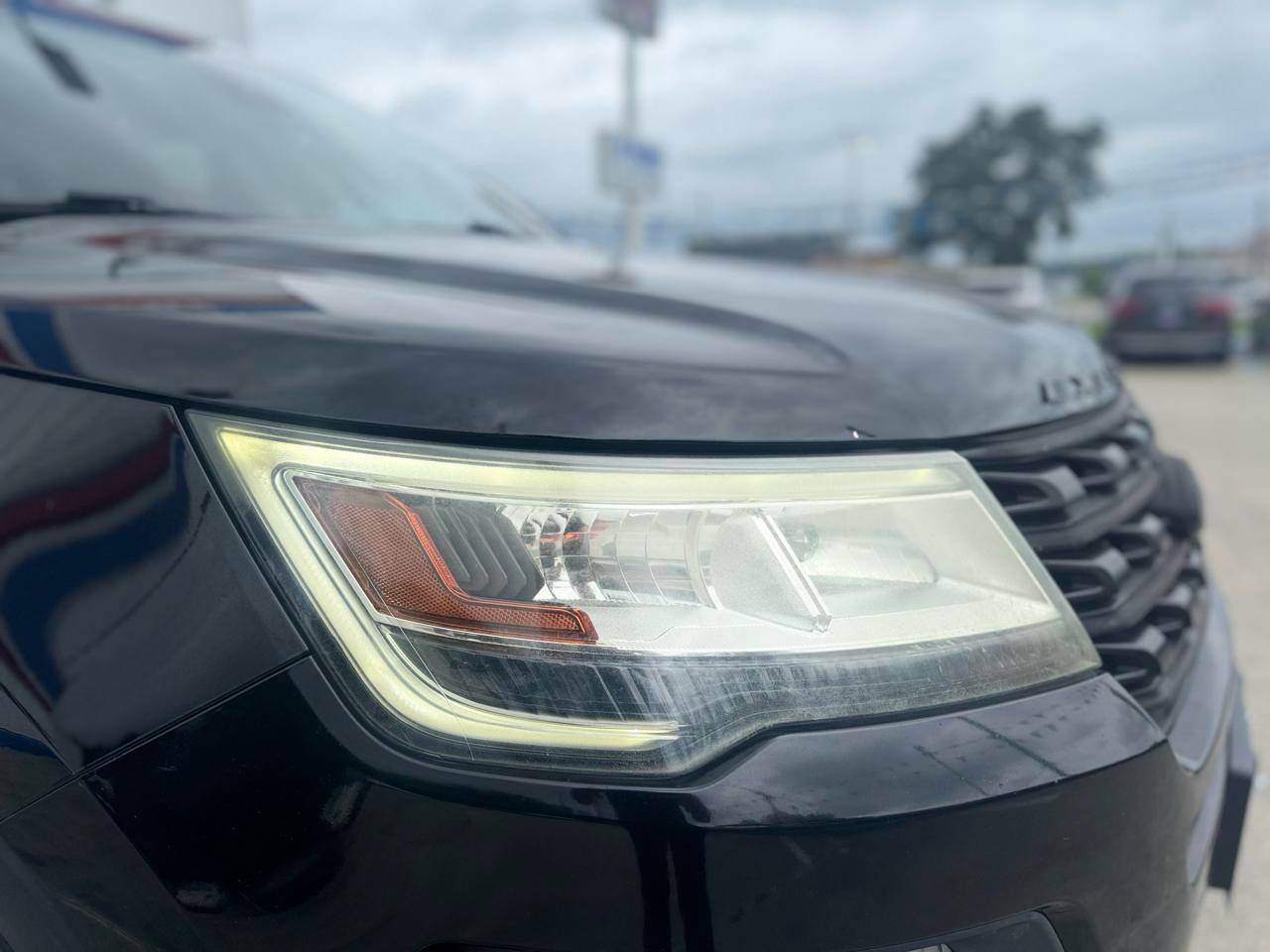 Used 2017 Ford Explorer Limited w/ Equipment Group 301A FWD image 17