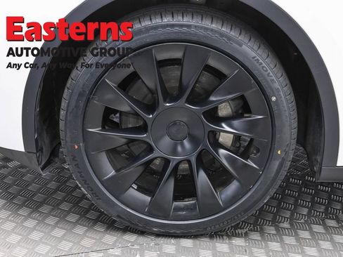 Used 2022 Tesla Model Y Long Range AWD/4WD image 25