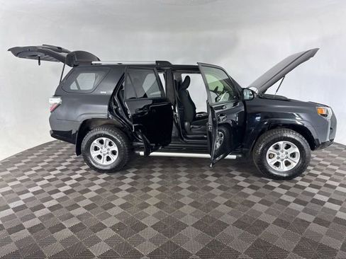 Used 2019 Toyota 4Runner SR5 AWD/4WD image 13