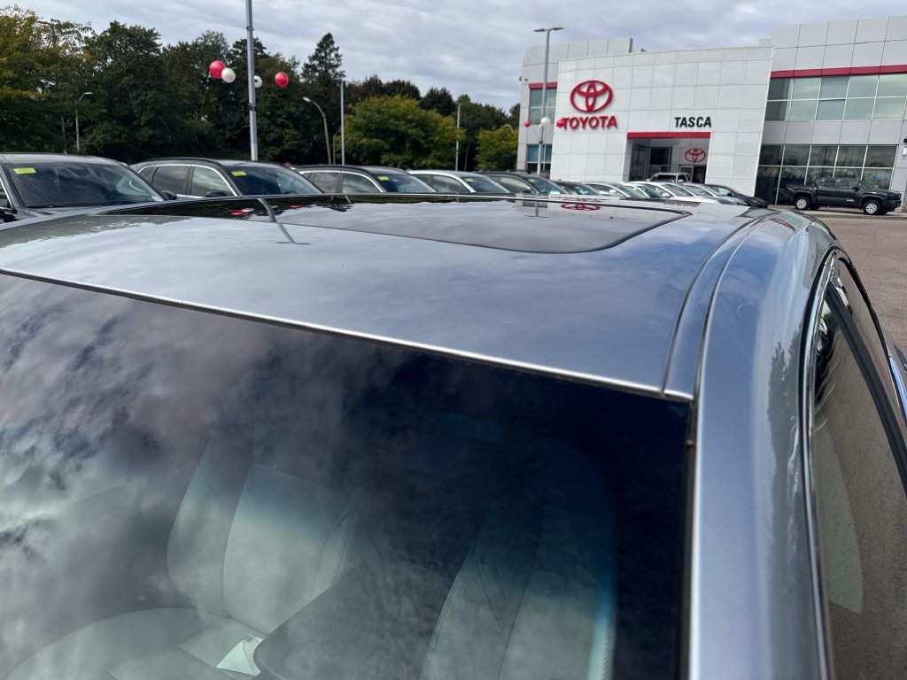 Used 2016 Toyota Avalon XLE Premium FWD image 46