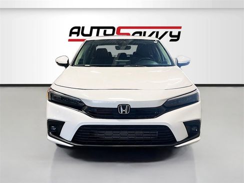 Used 2023 Honda Civic Touring image 2