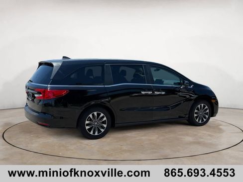 Used 2024 Honda Odyssey EX-L image 3