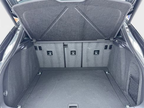 Used 2025 Porsche Macan w/ Premium Package Plus image 11