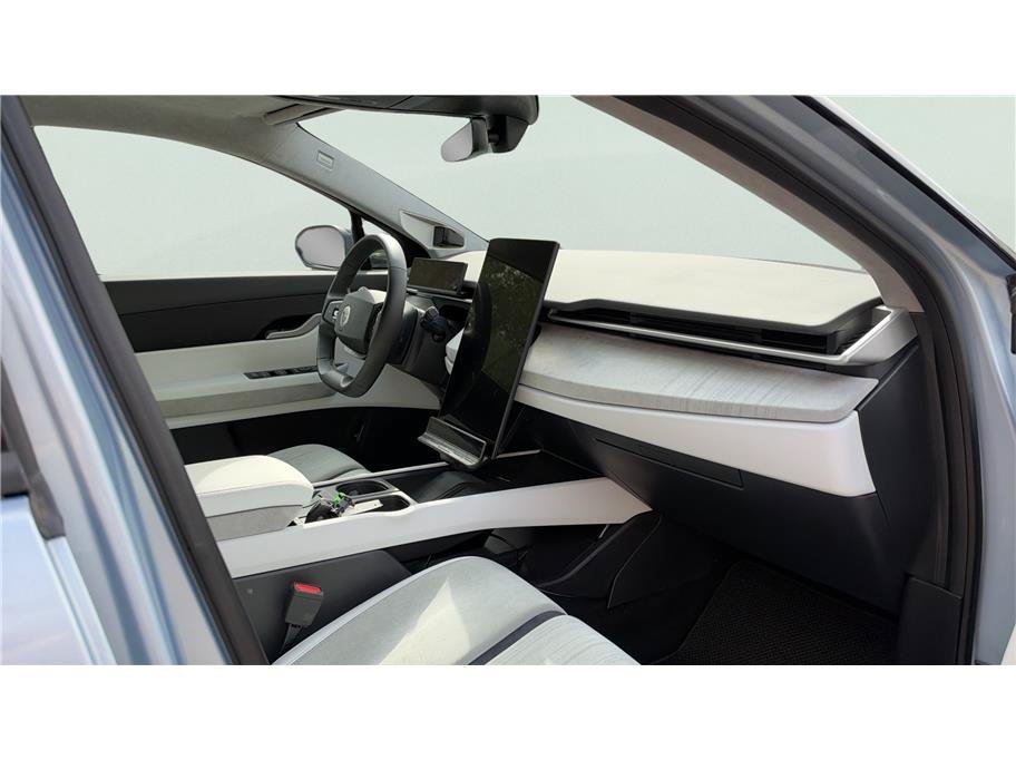 Used 2023 Fisker Ocean Extreme AWD/4WD image 24