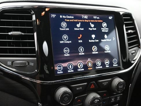 Used 2019 Jeep Grand Cherokee Altitude RWD image 29