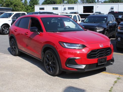 Used 2025 Honda HR-V Sport image 3