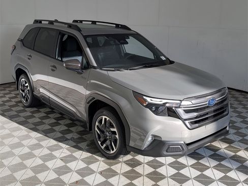 New 2025 Subaru Forester Premium image 2