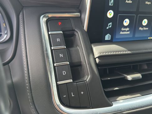 Used 2022 Chevrolet Tahoe LT w/ LT Signature Plus Package RWD image 35