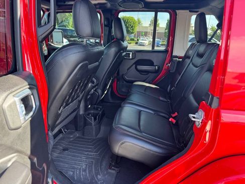 Used 2021 Jeep Wrangler Unlimited Rubicon AWD/4WD image 11