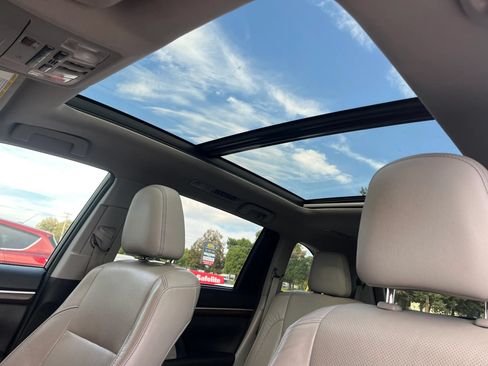 Used 2015 Toyota Highlander Limited Platinum AWD/4WD image 25