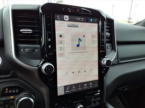 New 2026 RAM 1500 4x4 Crew Cab image 21