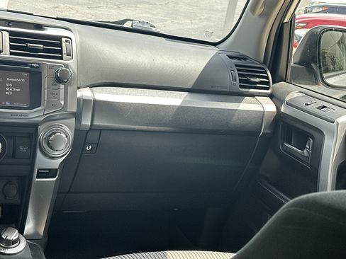 Used 2018 Toyota 4Runner SR5 AWD/4WD image 33