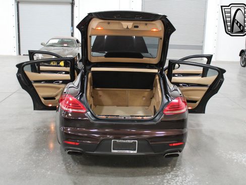 Used 2014 Porsche Panamera image 8