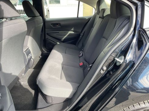 Used 2025 Toyota Corolla LE image 23