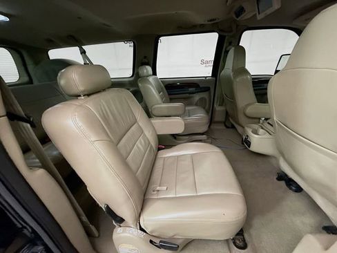 Used 2005 Ford Excursion Limited AWD/4WD image 26