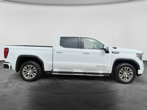 Used 2023 GMC Sierra 1500 Denali w/ Technology Package AWD/4WD image 10