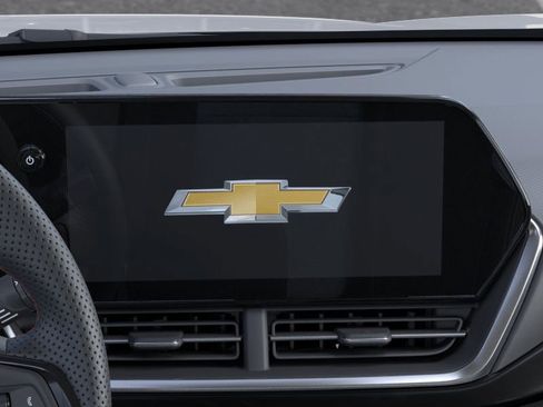 New 2025 Chevrolet Trax RS w/ Sunroof Package image 44